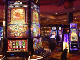 sumberqq live dealer table with multiple camera angles and chat interface